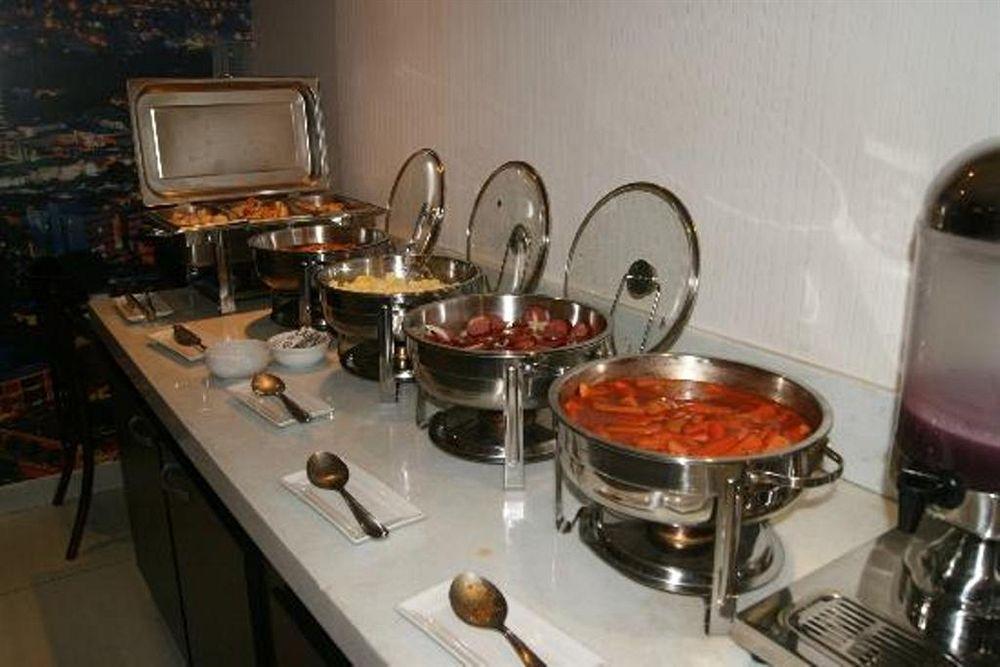 Hotel D'Luca กูยาบา ภายนอก รูปภาพ