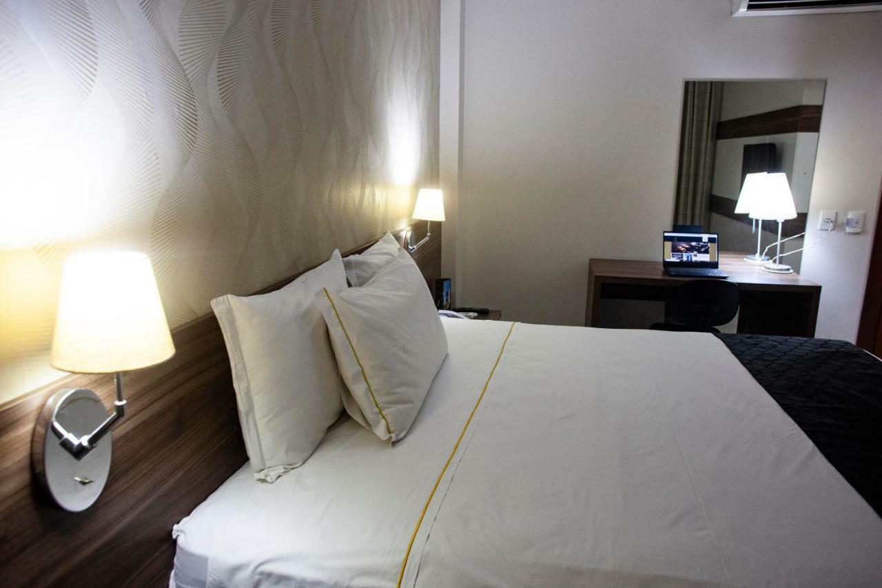 Hotel D'Luca กูยาบา ภายนอก รูปภาพ